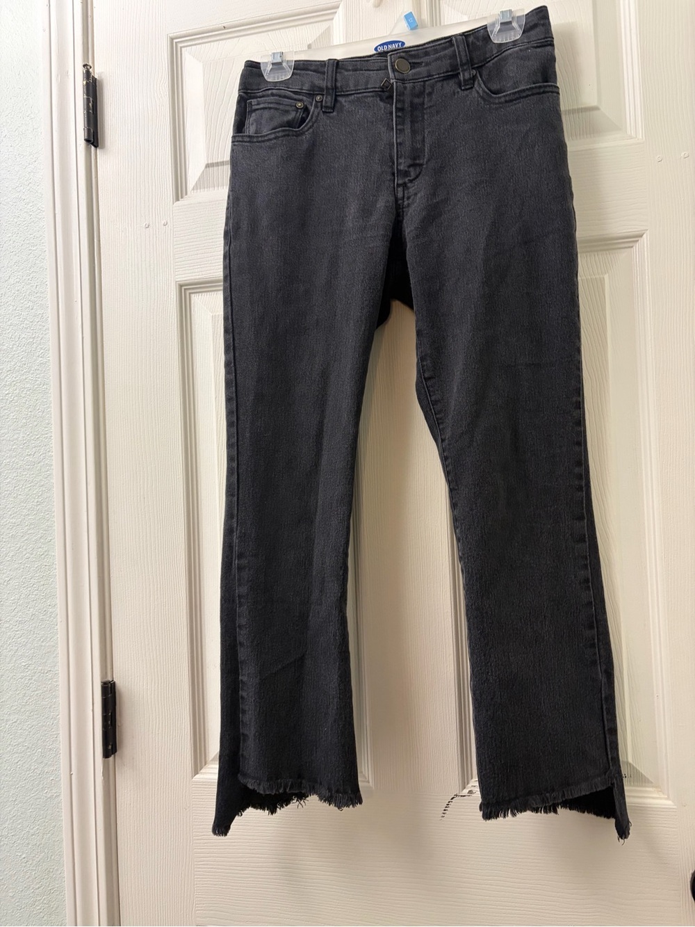 Who What Wear Washed Black Cropped Raw-Hem Jeans